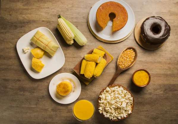 Verkauf von Pamonha und Curau Cart - typisches Essen aus grünem Mais - lecker — Stockfoto