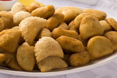 Karışık Brezilyalı snack. 
