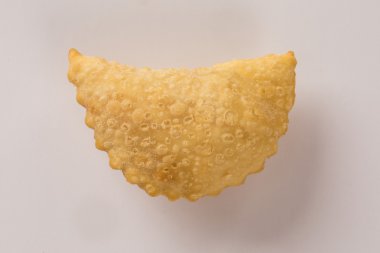 Brezilyalı aperatif. Jambon ve peynir pasta.