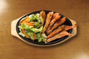 Sebzeli ızgara karides