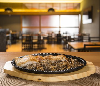 Shirataki noodles mantar ve somon