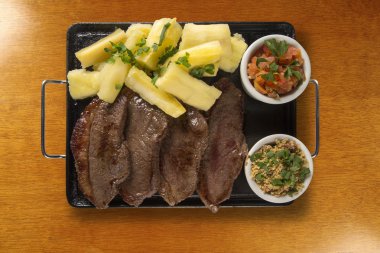 picanha bölümü ve manyok patates kızartması
