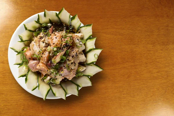 Kom chirashi Sushi met gemengde rauwe vis en zalm — Stockfoto