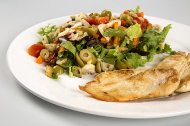 Izgara tavuk biftek ve sebze