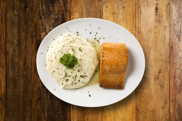 Salmon steak with risotto rice — Stock Photo, Image