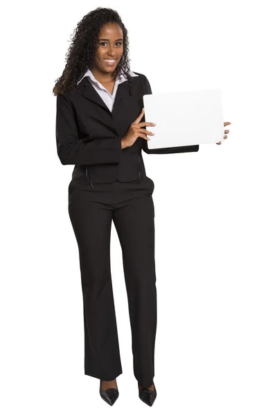 Mulher de negócios afro-americana feliz segurando cartaz — Fotografia de Stock