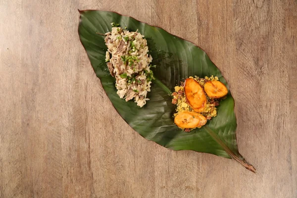 kurutulmuş et risotto muz ile.