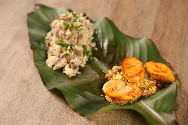 kurutulmuş et risotto muz ile.