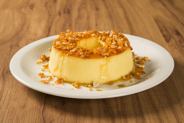 Pudim de Leite - Flan brasileiro feito com leite e mil condensados — Fotografia de Stock