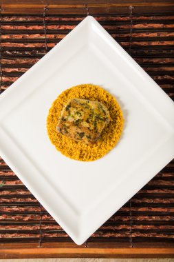 manyok un ile ızgara balık