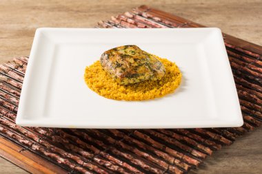 manyok un ile ızgara balık