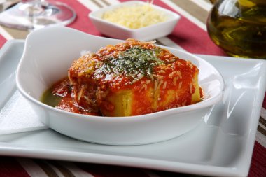 Hogao, polenta dilimlerle olarak da adlandırılan Criollo sosu, olan bir