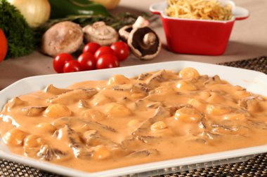 strogonoff patates kızartması ile.