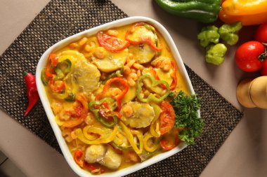 Moqueca de peixe denilen geleneksel Brezilya çanak