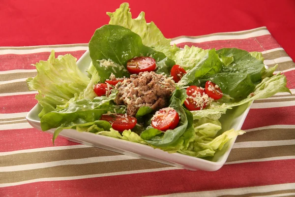 Salată verde și salată de roșii — Fotografie, imagine de stoc