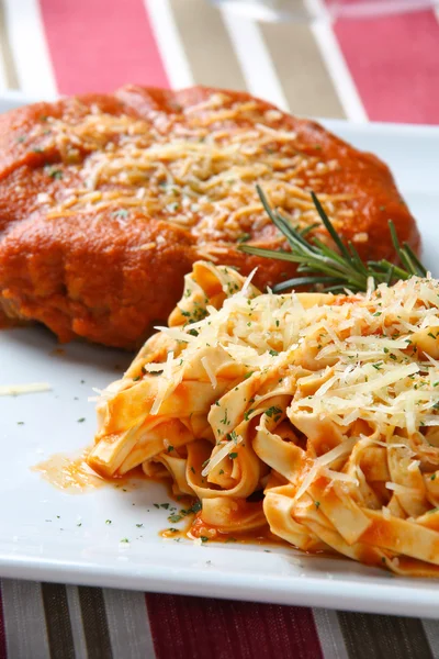 Pappardelle Pasta with Tomato Sauce and Meat — Stock Photo, Image