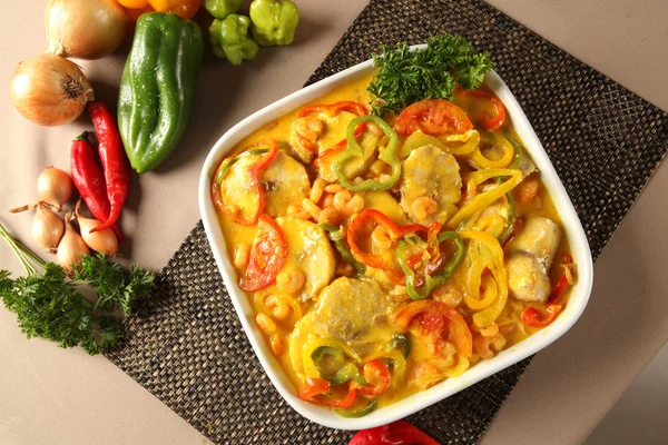 Moqueca de peixe denilen geleneksel Brezilya çanak
