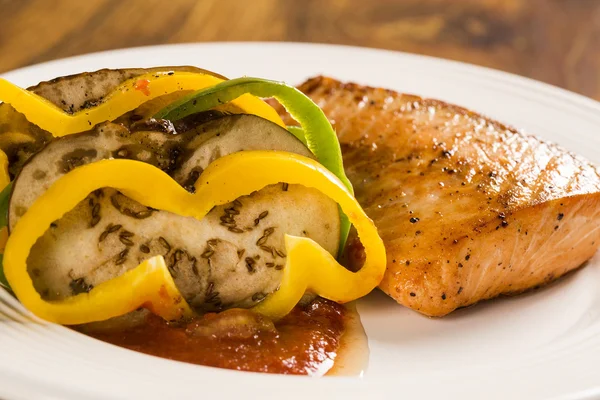 Karışık sebze ile Somon fileto