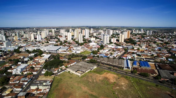 在圣保罗州在巴西的总代理在跑道城市鸟瞰图 — 图库照片