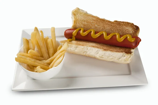 Hot dog aux frites. Fond blanc . — Photo