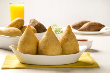 Brezilya derin kızarmış tavuk snack, yerel partilerde popüler. 