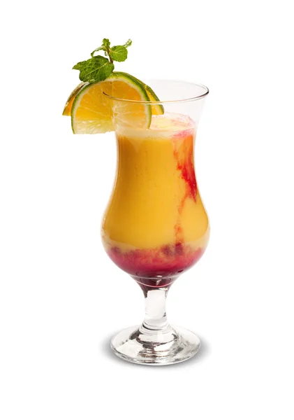 Cocktail di frutta. bevanda fredda tradizionale in estate . — Foto Stock