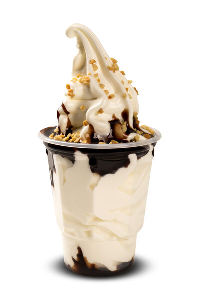 Сладкое с шоколадным сиропом
