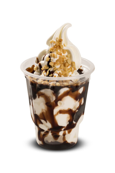 Сладкое с шоколадным сиропом
