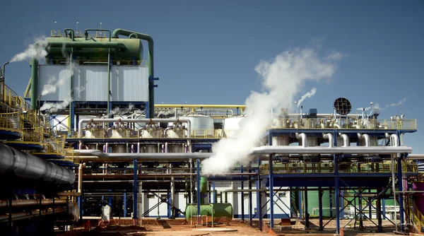 Usina de processamento industrial de cana-de-açúcar no Brasil — Fotografia de Stock