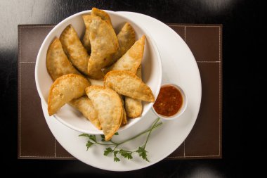Brezilyalı aperatif. Et pasta peynir ile