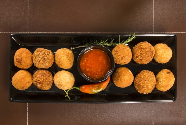 Queijo frito brasileiro e lanche de ha, popular na parte local — Fotografia de Stock