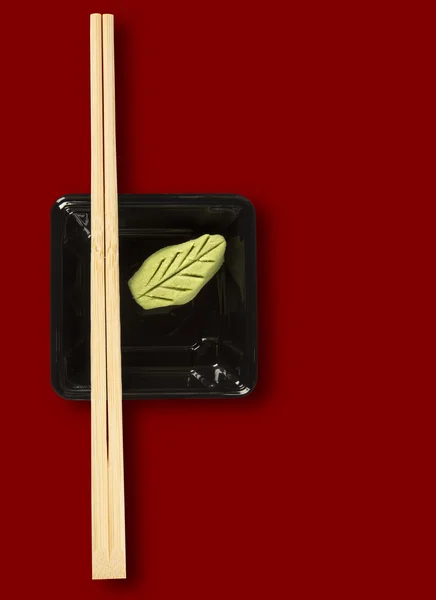 Hashi com wasabi - comida japonesa — Fotografia de Stock
