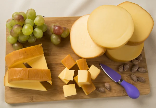 Çeşitli peynirler