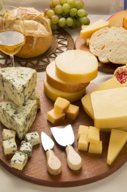 Çeşitli peynirler
