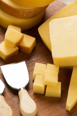 Çeşitli peynirler