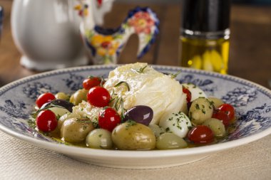 Portekizce Bacalhau do Porto çanağı