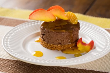 Mandalina şurubu ile çikolata Mousse