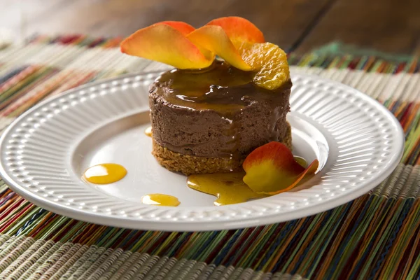 Mousse de chocolate com xarope de tangerina — Fotografia de Stock