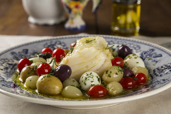 Prato típico português com bacalhau — Fotografia de Stock