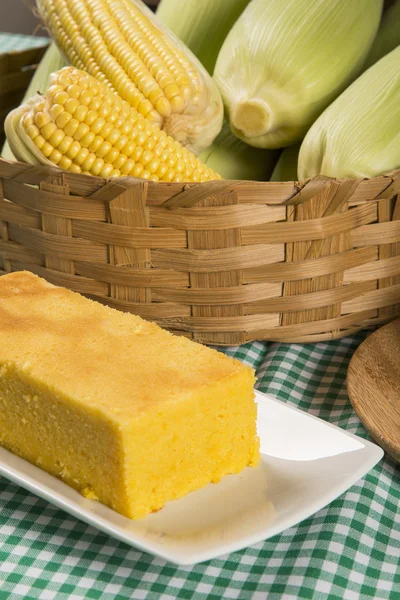 Torta tradicional brasileña Fuba . —  Fotos de Stock