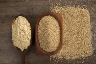Pişmemiş Quinoa ve wey protein bölümünü