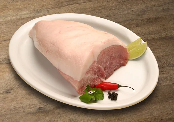 Domuz eti bonfile otlar ile — Stok fotoğraf