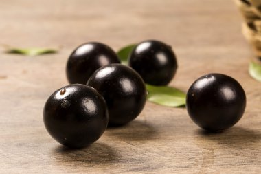 Berry Jaboticaba ahşap tablo