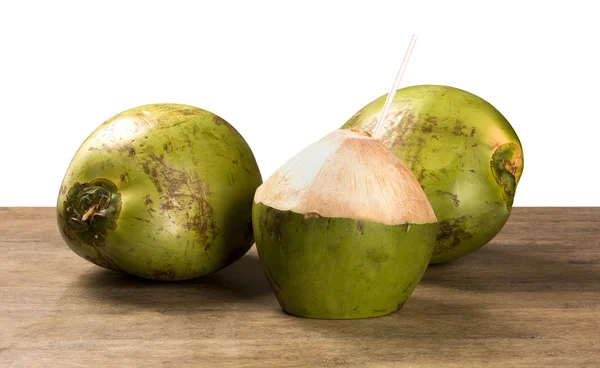 Coquetel de coco em um fundo branco . — Fotografia de Stock