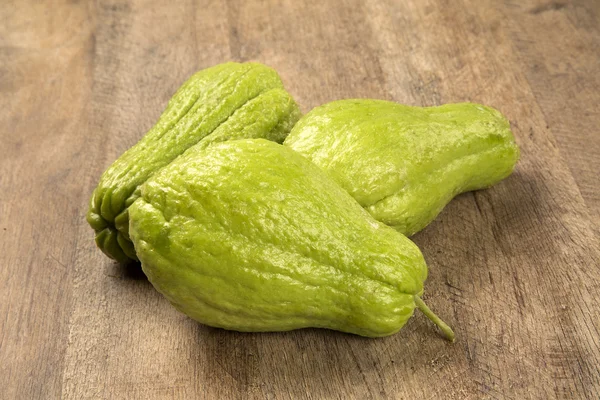 The chayote (Sechium edule) is a vegetable native to south america. — Stock Photo, Image