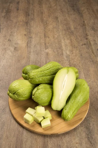 Das chayote (sechium edule) ist ein Gemüse aus Südamerika. — Stockfoto