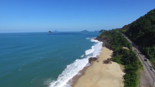 Вид с воздуха Beach in Maresias in Sao Paulo, Brazil — стоковое видео