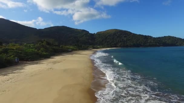 Vista aérea das praias da costa norte do estado de São Paulo no Brasil . — Vídeo de Stock