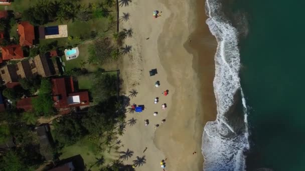 Flygfoto över norra kusten stränderna i delstaten Sao Paulo i Brasilien. — Stockvideo