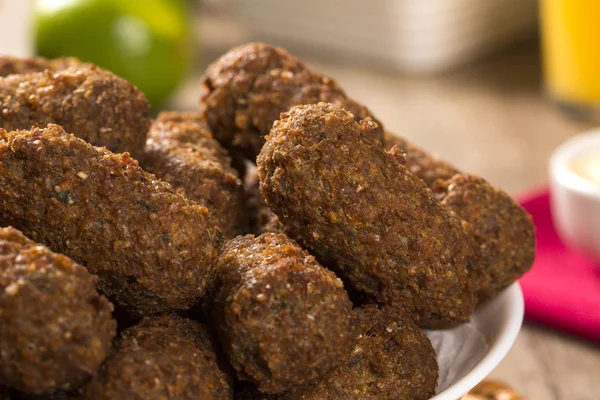 Kibbuzbraten. Brasilianischer Imbiss. — Stockfoto